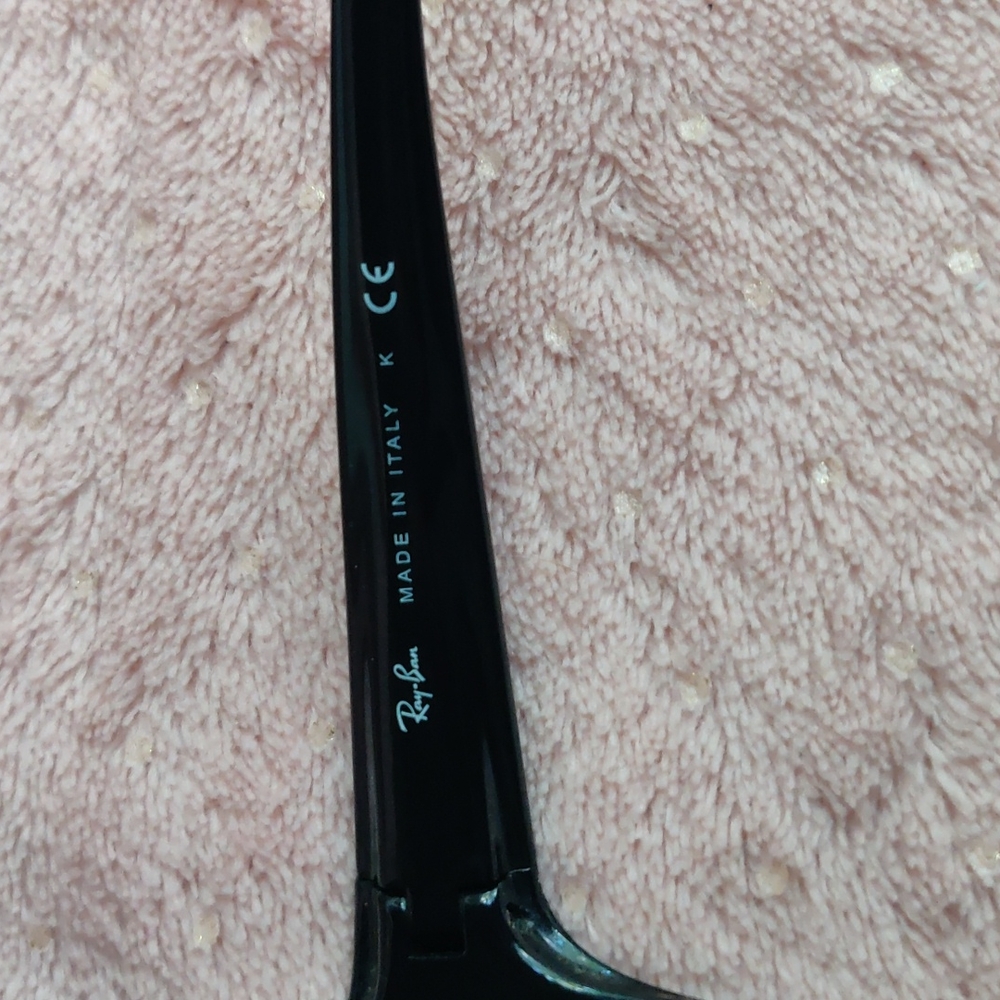 Ray-Ban sunglasses & case - Picture 8 of 12